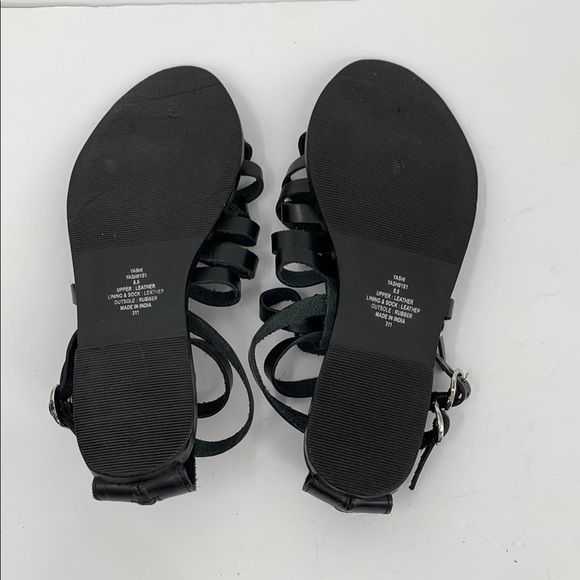 Steve Madden Yashi gladiator sandals black leather strappy ankle shoe flat 8.5 - Picture 6 of 6